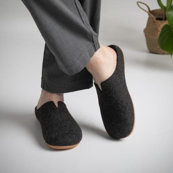 Dele - Men's sustainable slippers by Snugtoes